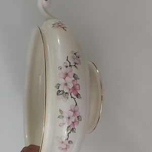 Eggshell Nautilus rose pattern open footed dish